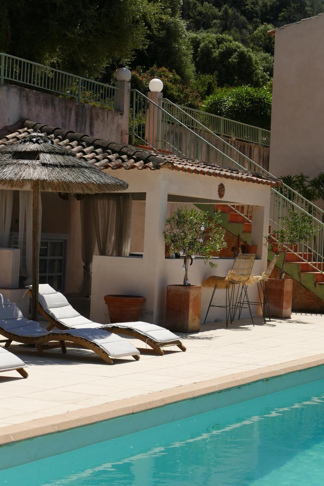 Apartahotel Residenza L 'alivetu 3*